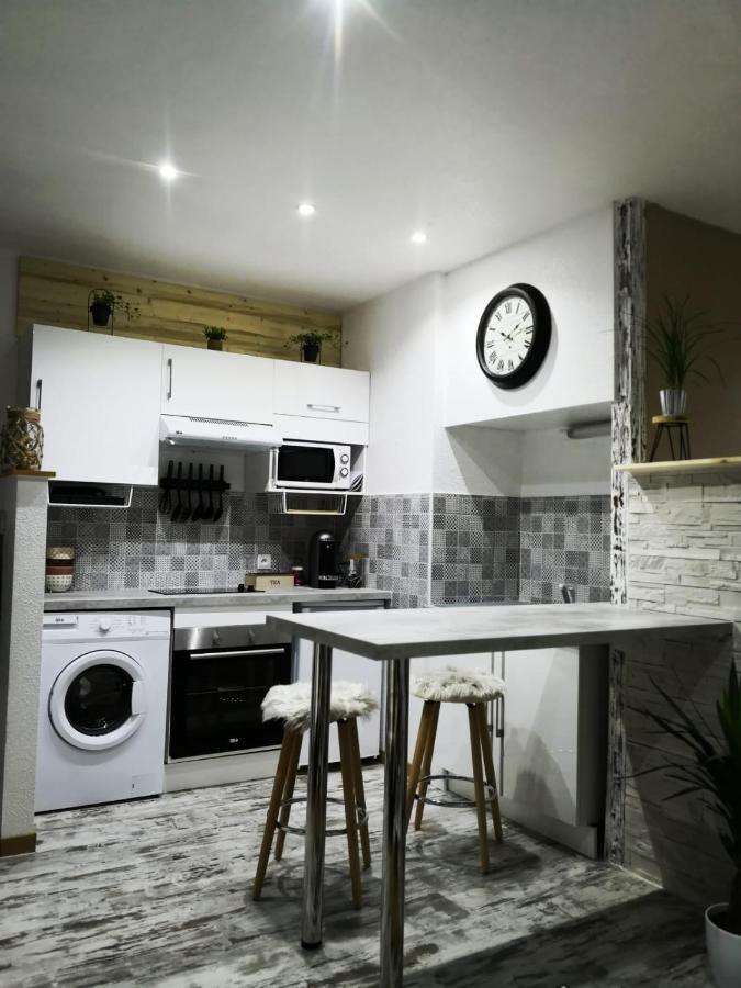 Studio Zen Et Cosy, Neuf En Pleine Ville Saint-Claude Eksteriør billede