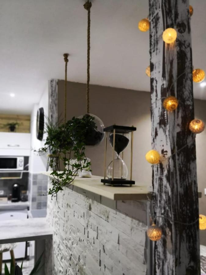 Studio Zen Et Cosy, Neuf En Pleine Ville Saint-Claude Eksteriør billede